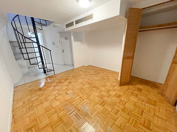 2nd image of 11 Jones St #D