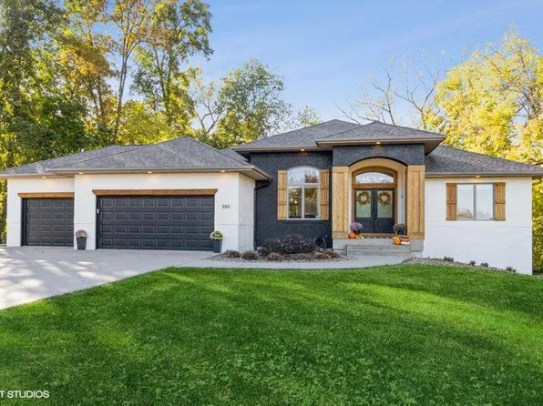 751 Highland Park Ave, Coralville, IA 52241