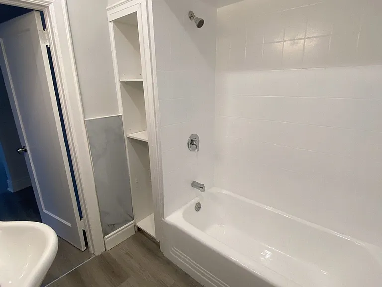 164 Park St S #6 — Photo 5