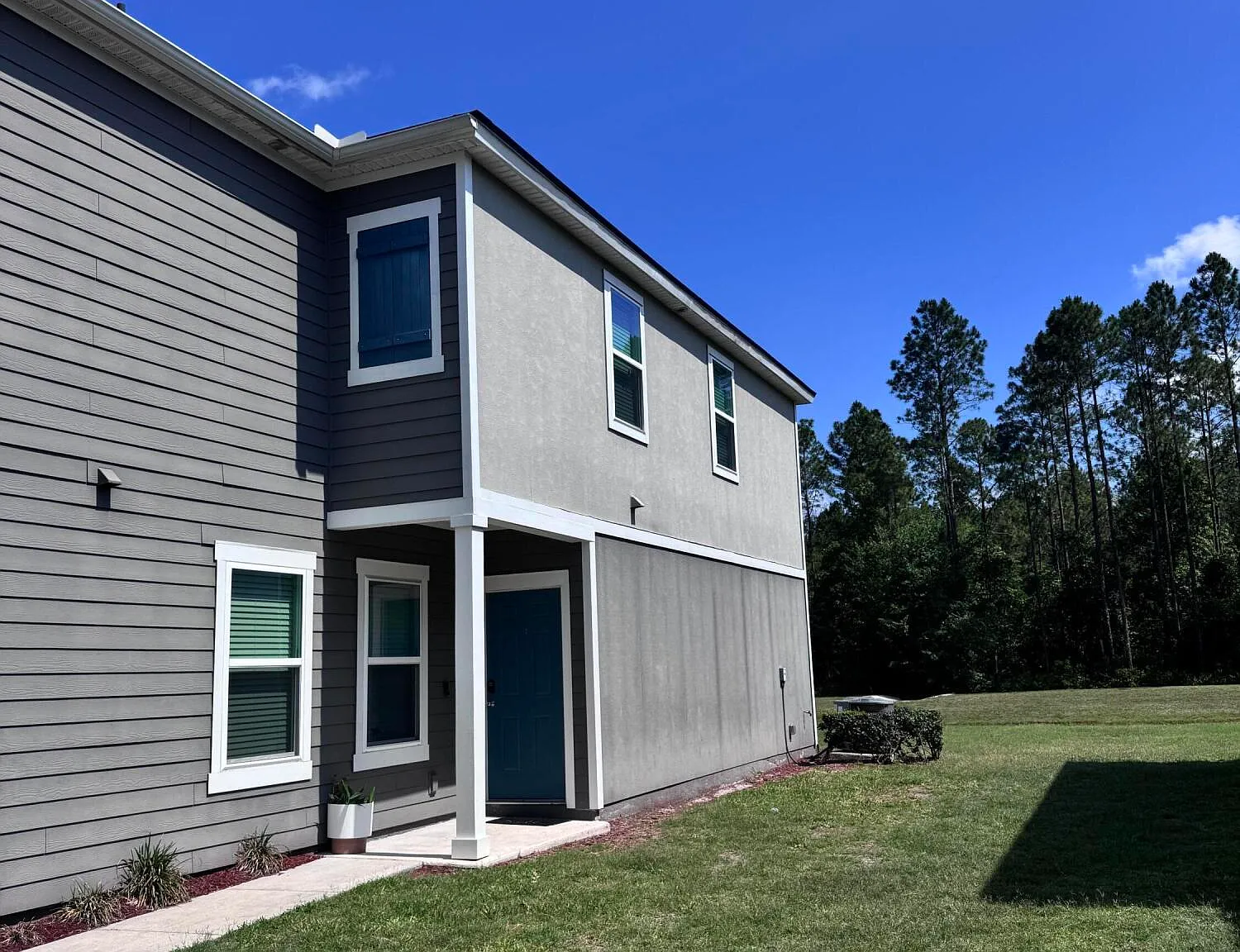 3 bed, 2.5 bath, 1502 sqft, $2,000 — Photo 2