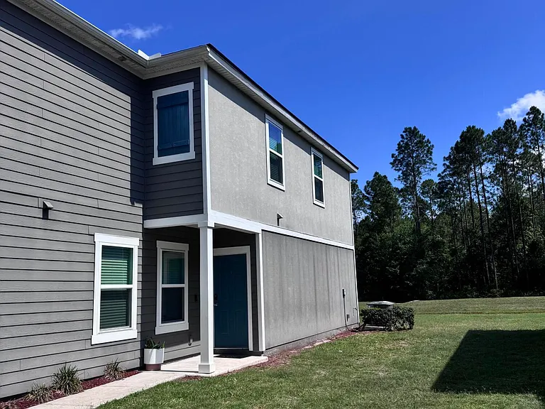 663 Servia Dr — Photo 2