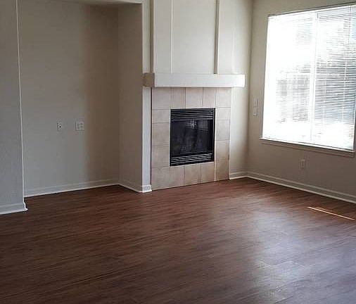 3rd image of 8669 Melville Dr