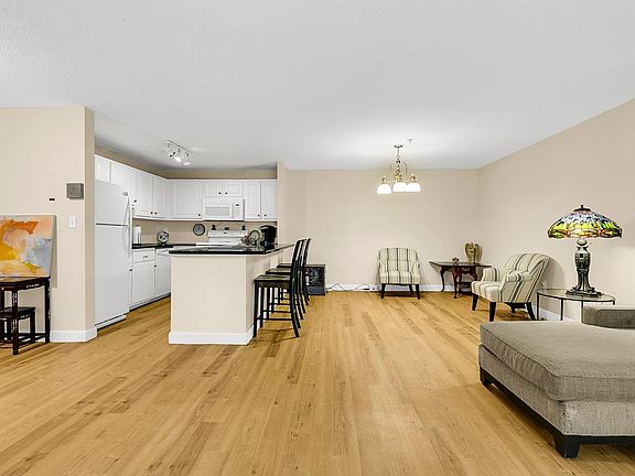 4th image of 11 Church St Unit G-14
