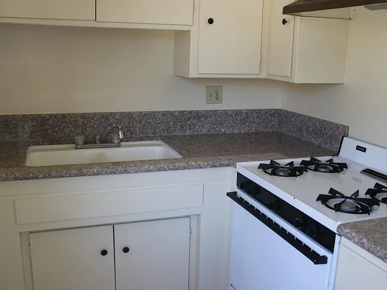 5333 Riverton Ave #13 — Photo 6