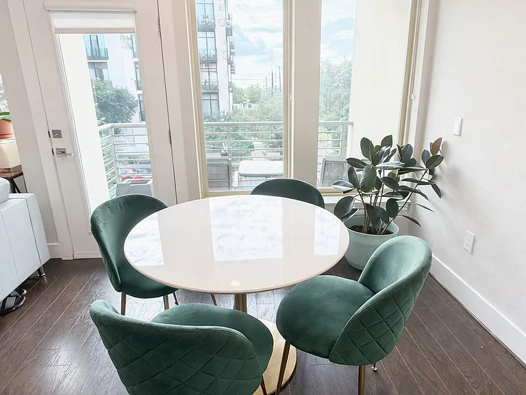 4819 Caroline St #2 — Photo 5