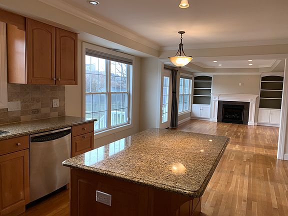 Kitchen & Living Room 