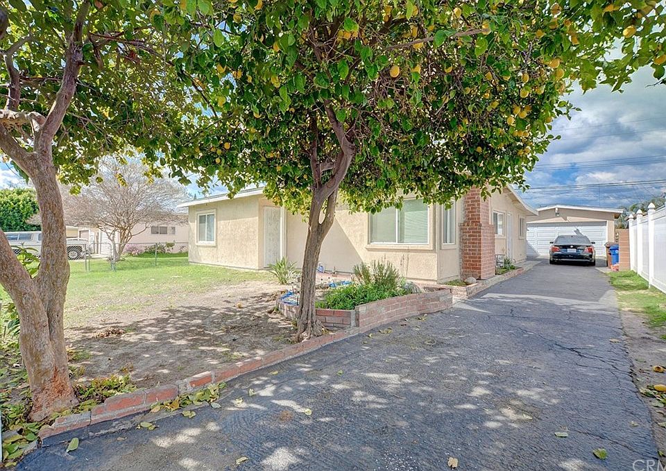 1st image of 525 Sandia Ave