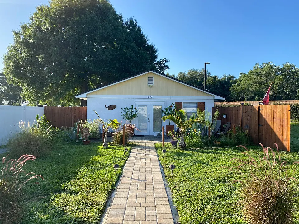 8177 Bluestar Cir