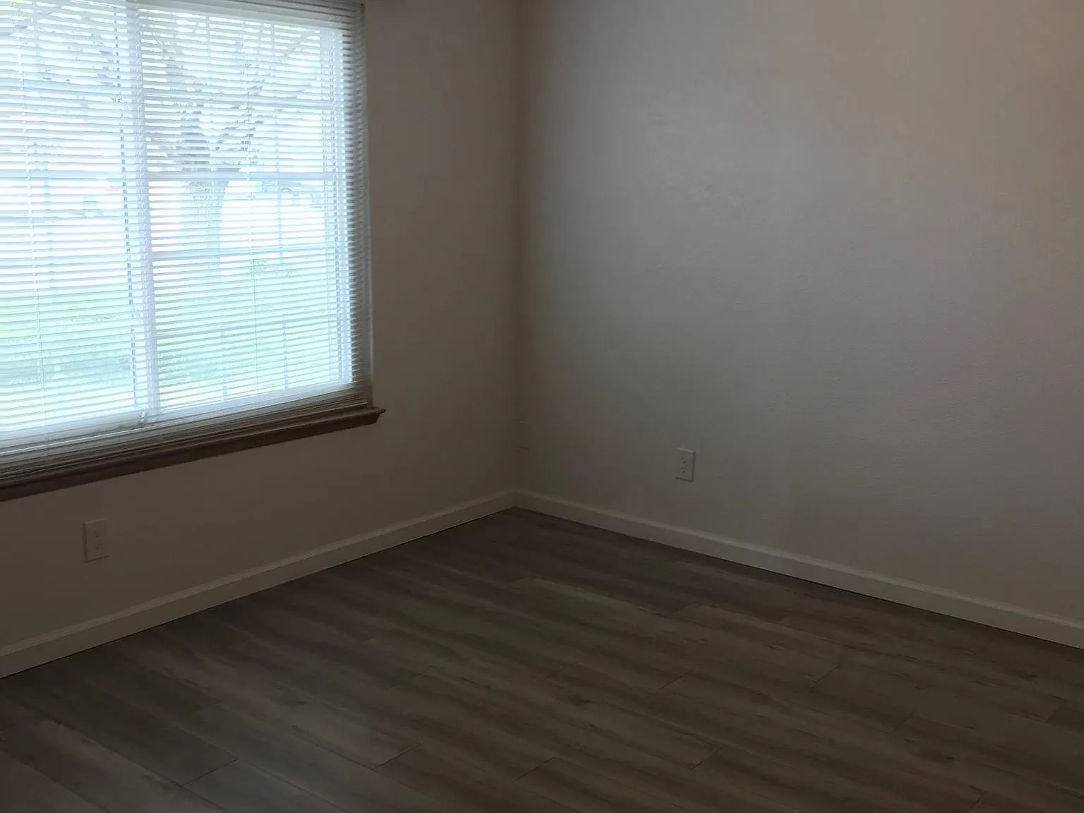 532 S Sorrel St — Photo 4