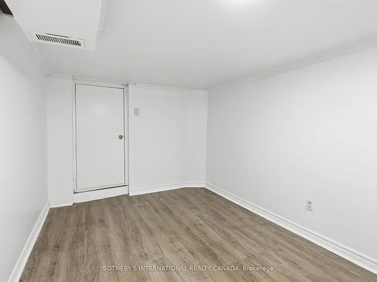 284 Euclid Ave #BASEMENT — Photo 11