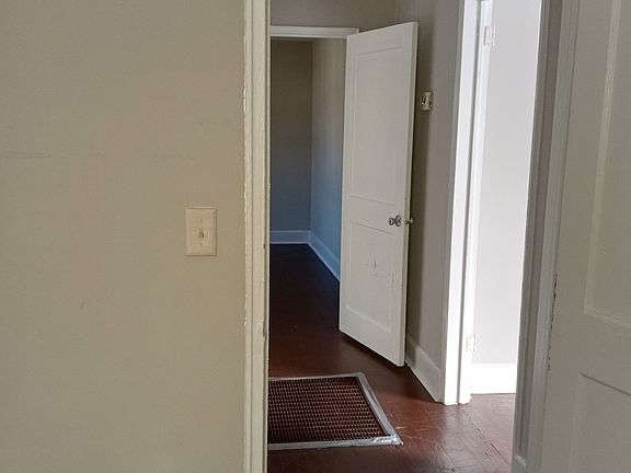 Hallway to bedrooms. Central Heating.