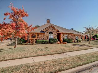 100 Sundance Cir, Irving, TX 75063