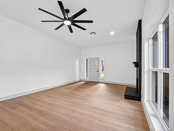 5th image of 1522 New Cedars Dr