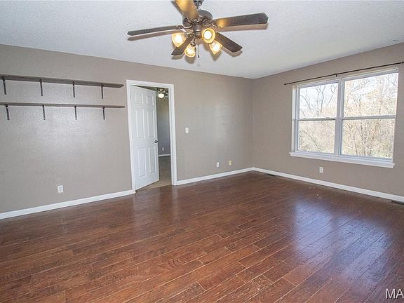 3rd image of 126 Hickory Valley Rd