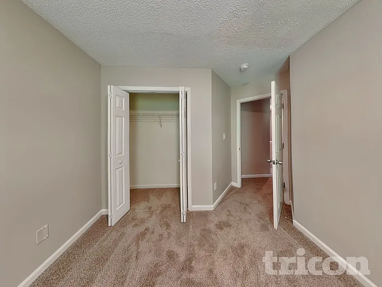 4409 Woodlawn Dr — Photo 11