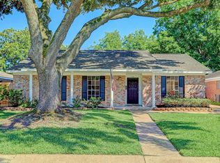 914 Buoy Rd, Houston, TX 77062