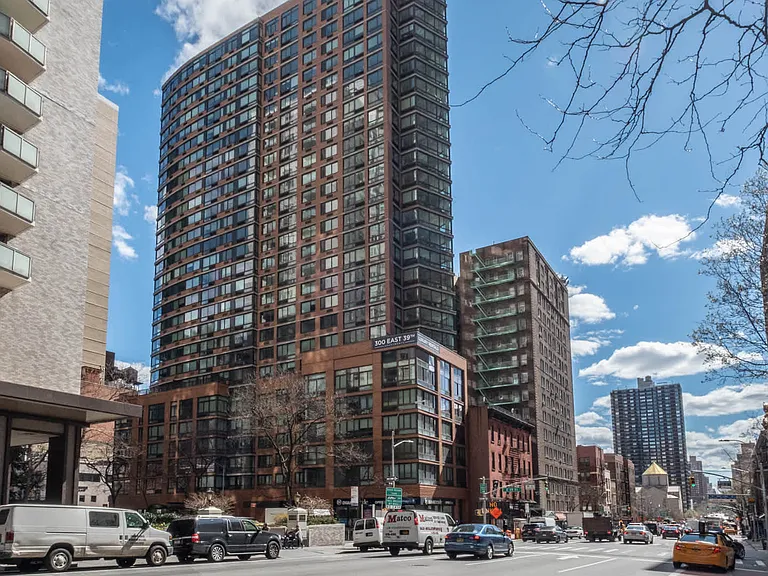 300 E 39th St #10J — Photo 1
