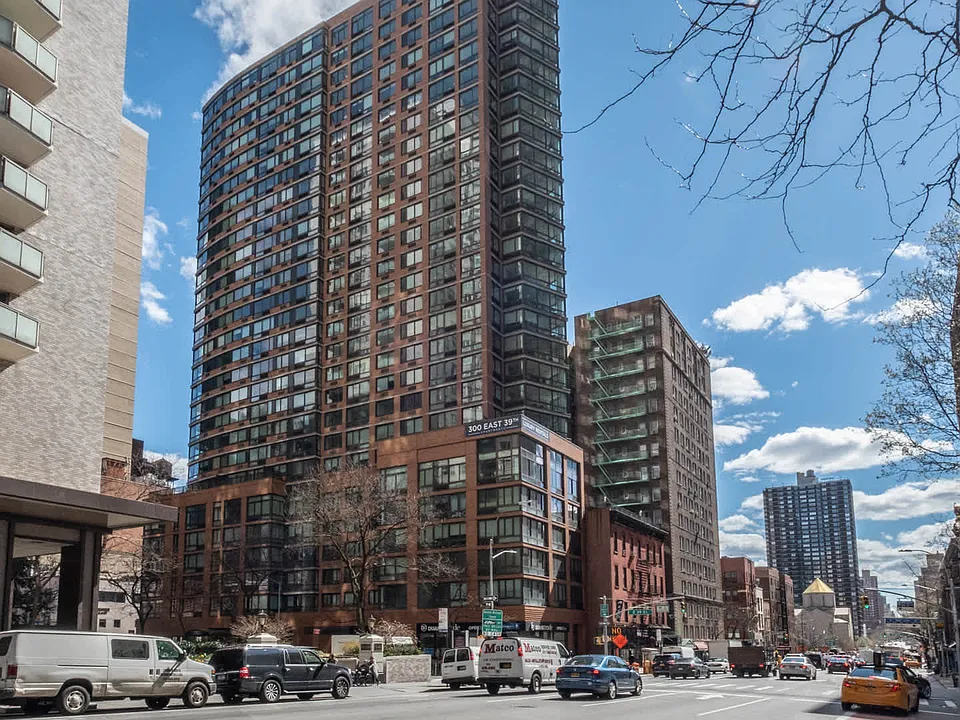 300 E 39th St #15C