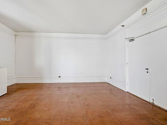 5th image of 215 W 7th St APT 1003