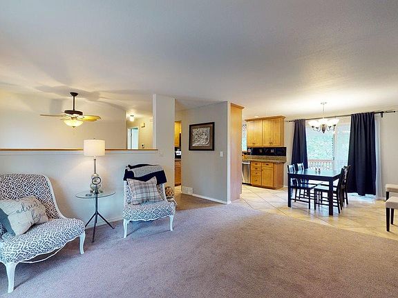 5th image of 409 N Joliet Pl