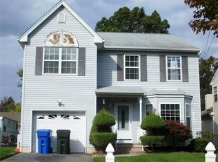 28 Willow Ave, Iselin, NJ 08830