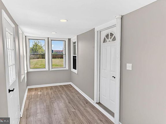 4th image of 406 Charlotte Ave