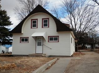 614 S Adams St, Saint Francis, KS 67756