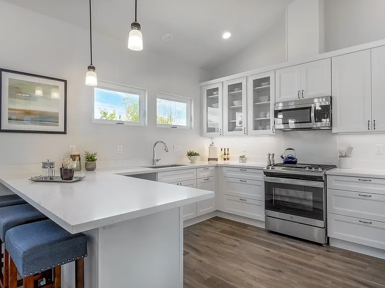 534 S Branciforte Ave — Photo 4