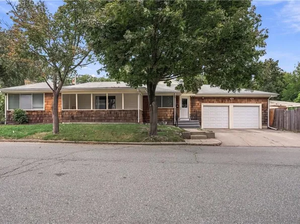 19 Cooper St, North Providence, RI 02904