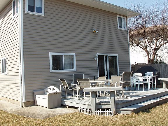 Beautiful Deck in Backyard