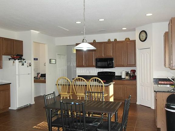 5th image of 401 Windbourne Way