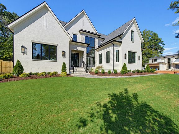 4th image of 413 Pinecroft Dr