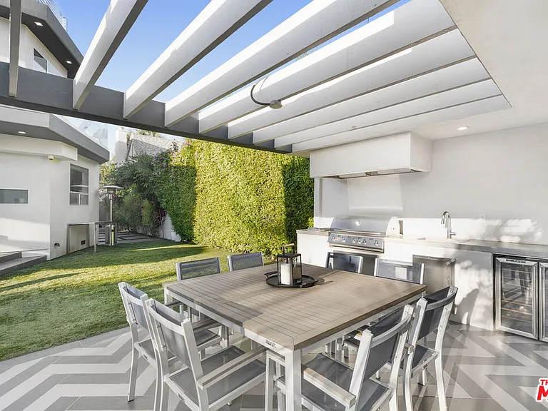 6410 Lindenhurst Ave — Photo 33