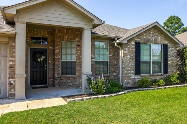 1st image of 2024 Cumberland Dr