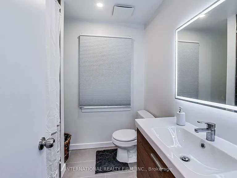 1097 Glengrove Ave — Photo 19
