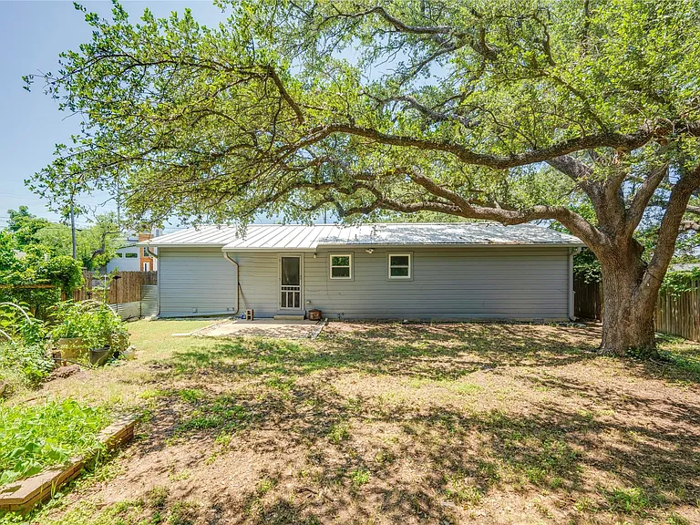 1707 Overhill Dr — Photo 36