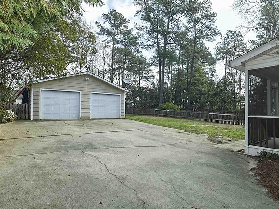 2nd image of 1613 Willow Creek Ln