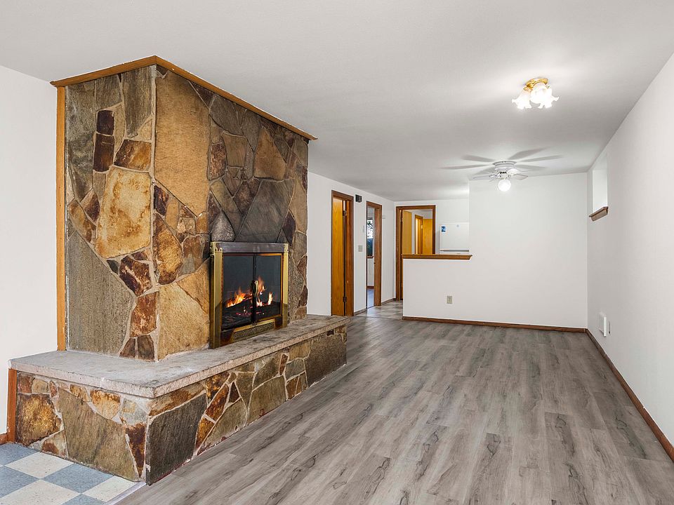 Living/Dining Area