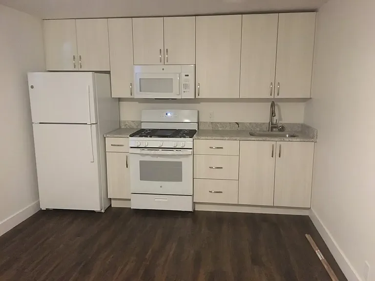 355 S Main St #9 — Photo 6