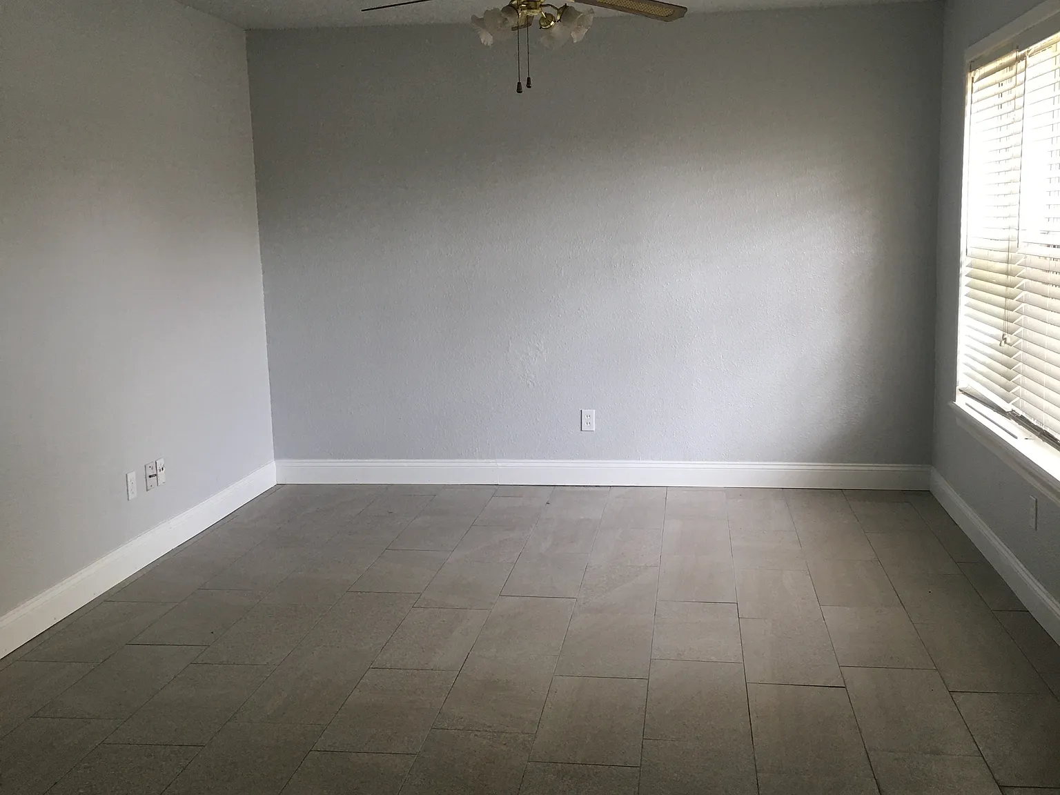 3 bed, 875 sqft, $1,200 — Photo 3
