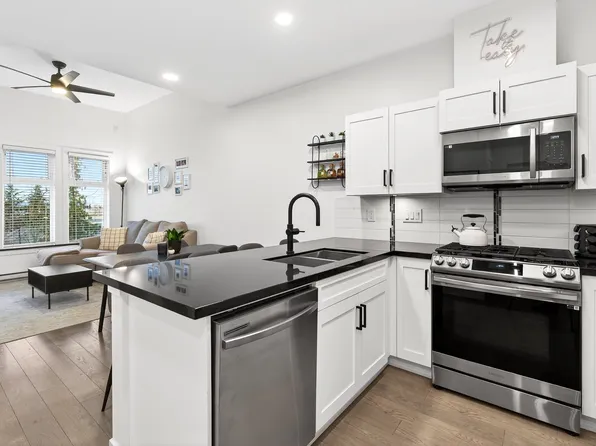 20062 Fraser Hwy #408, Langley, BC V3A 0E6