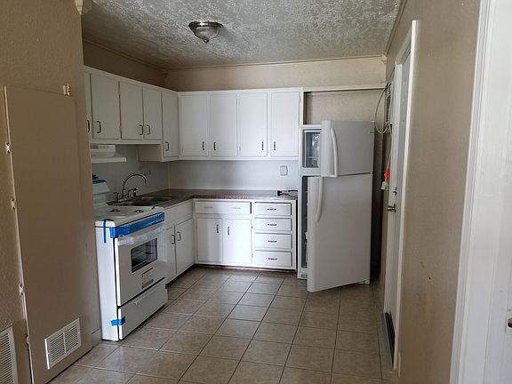 4th image of 2414 SW Washington Ave
