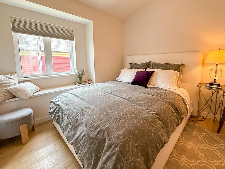 1754 Graveley St — Photo 31