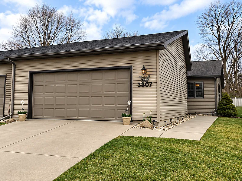 3307 Polaris Dr