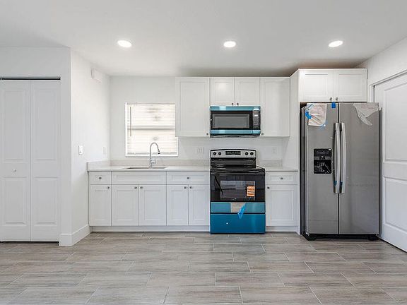 4th image of 3246 Jefferson St