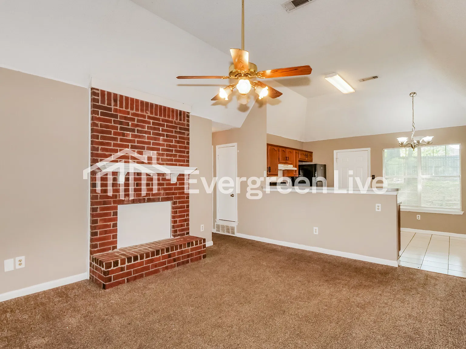 3 bed, 2.0 bath, 1100 sqft, $1,345 — Photo 2