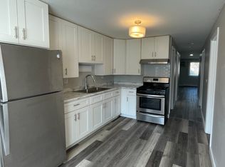 295 7th St #1B, Wheeling, IL 60090