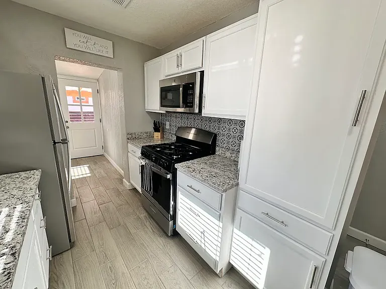 Full Kitchen