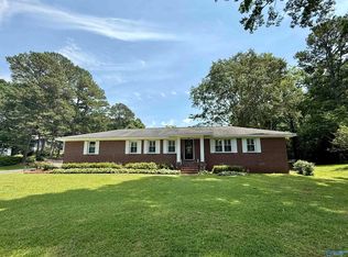 801 Woodmar Dr, Gadsden, AL 35901