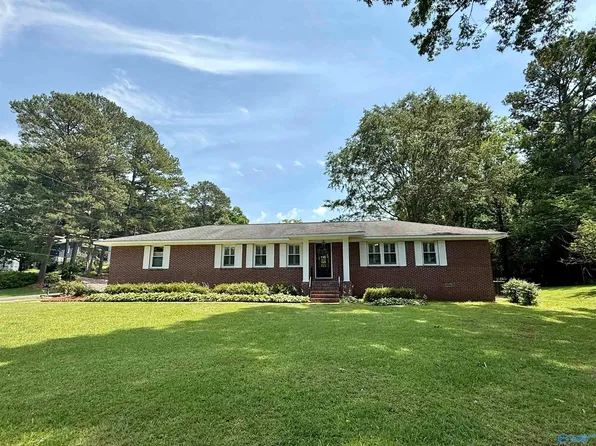 801 Woodmar Dr, Gadsden, AL 35901